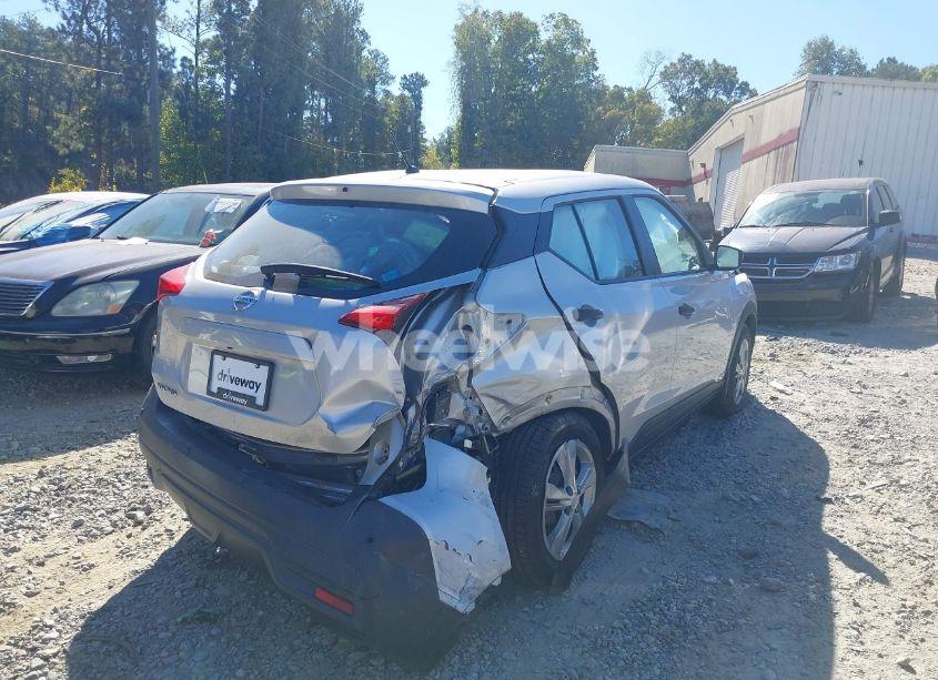 Photo 4 of 2020 Nissan Kicks S XTRONIC CVT (VIN 3N1CP5BV0LL500068)