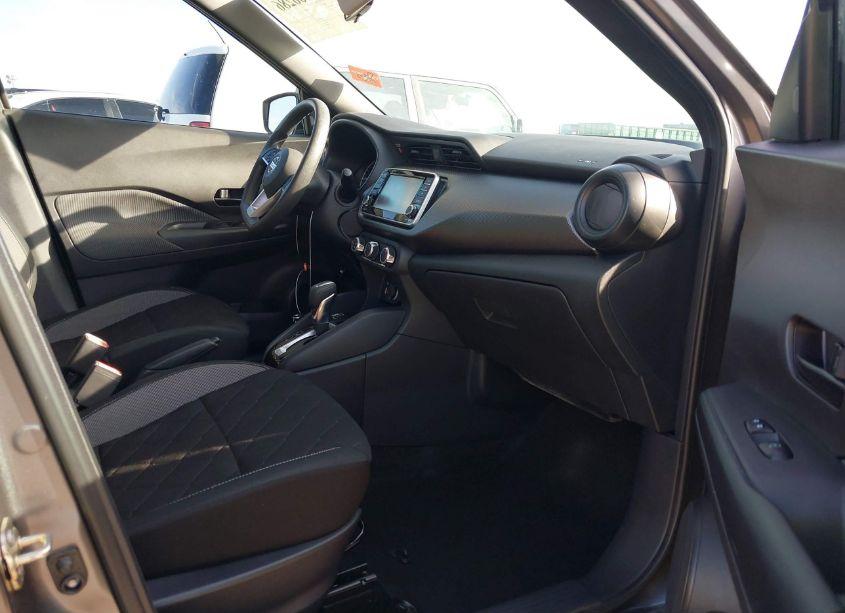 Photo 5 of 2020 Nissan Kicks S XTRONIC CVT (VIN 3N1CP5BV0LL549447)