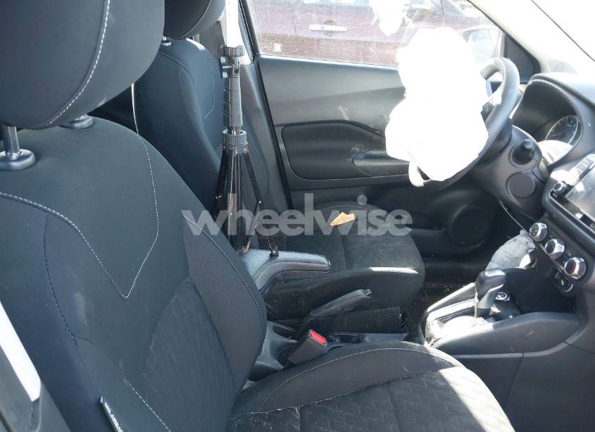 Photo 5 of 2022 Nissan Kicks S XTRONIC CVT (VIN 3N1CP5BV0NL499345)