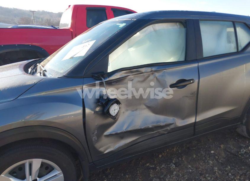 Photo 6 of 2024 Nissan Kicks S XTRONIC CVT (VIN 3N1CP5BV0RL475102)