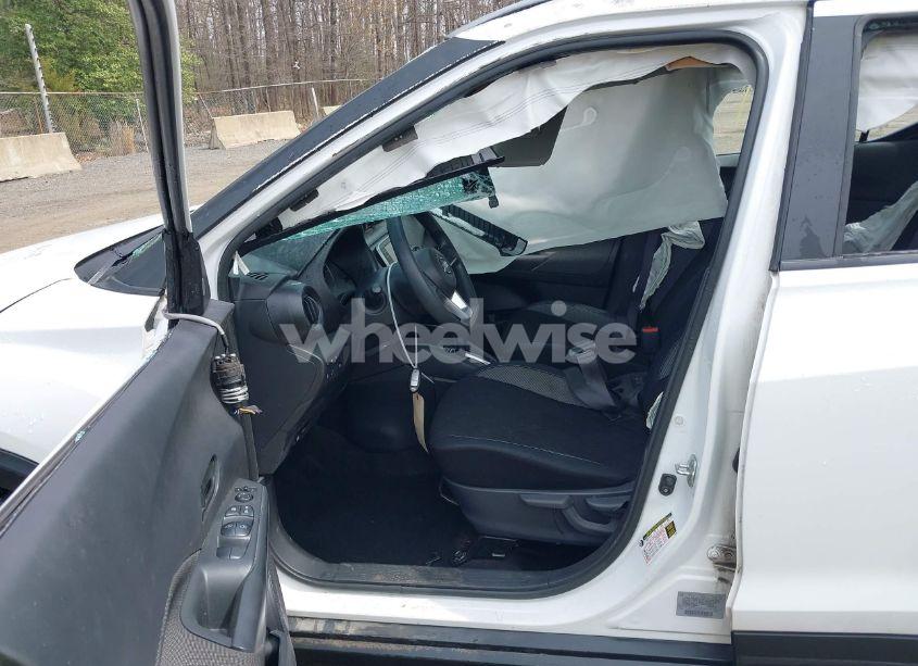 Photo 5 of 2020 Nissan Kicks S XTRONIC CVT (VIN 3N1CP5BV1LL500984)