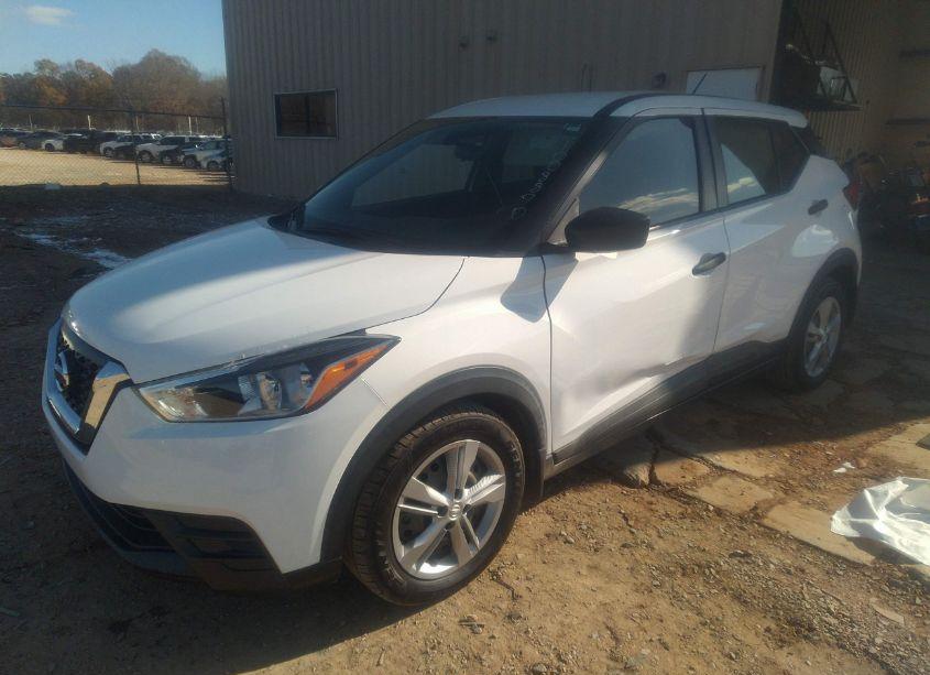 Photo 2 of 2020 Nissan Kicks S XTRONIC CVT (VIN 3N1CP5BV1LL541664)