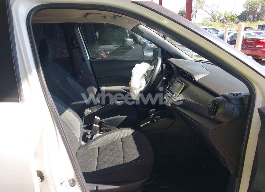 Photo 5 of 2020 Nissan Kicks S XTRONIC CVT (VIN 3N1CP5BV1LL555516)