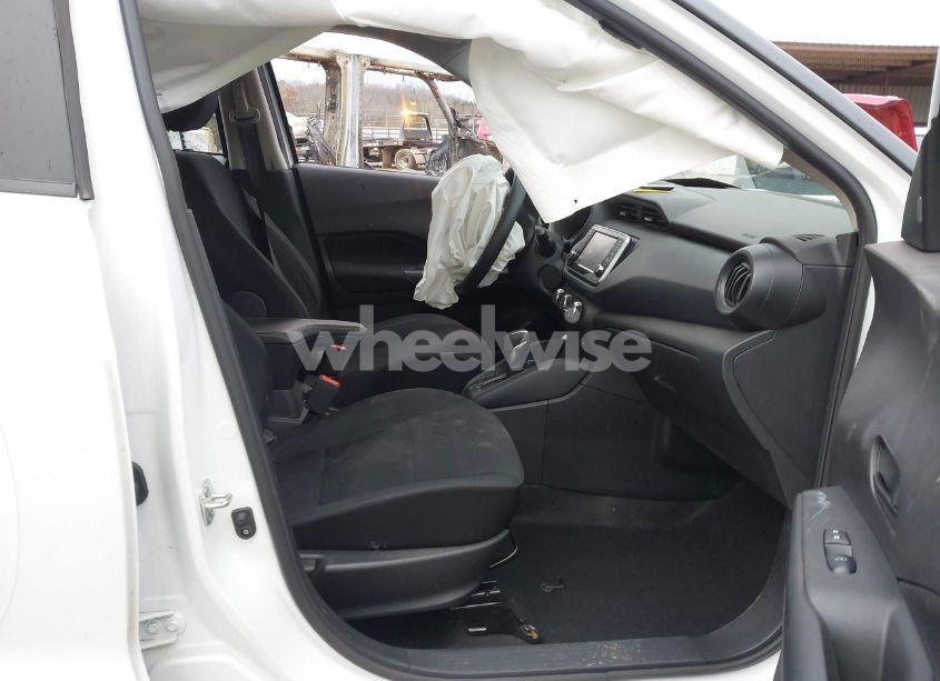 Photo 5 of 2023 Nissan Kicks S XTRONIC CVT (VIN 3N1CP5BV1PL575223)