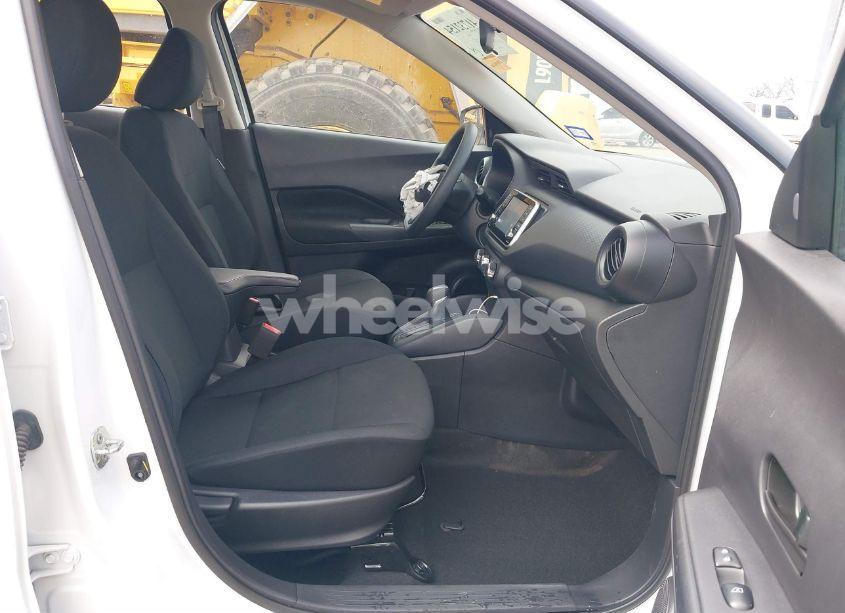 Photo 5 of 2024 Nissan Kicks S XTRONIC CVT (VIN 3N1CP5BV1RL502999)