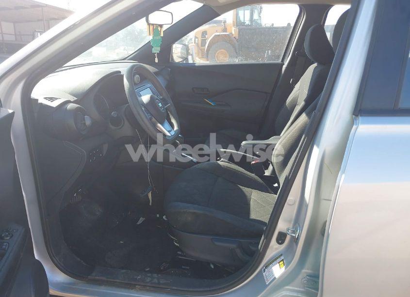 Photo 22 of 2020 Nissan Kicks S (VIN 3N1CP5BV2LL524341)