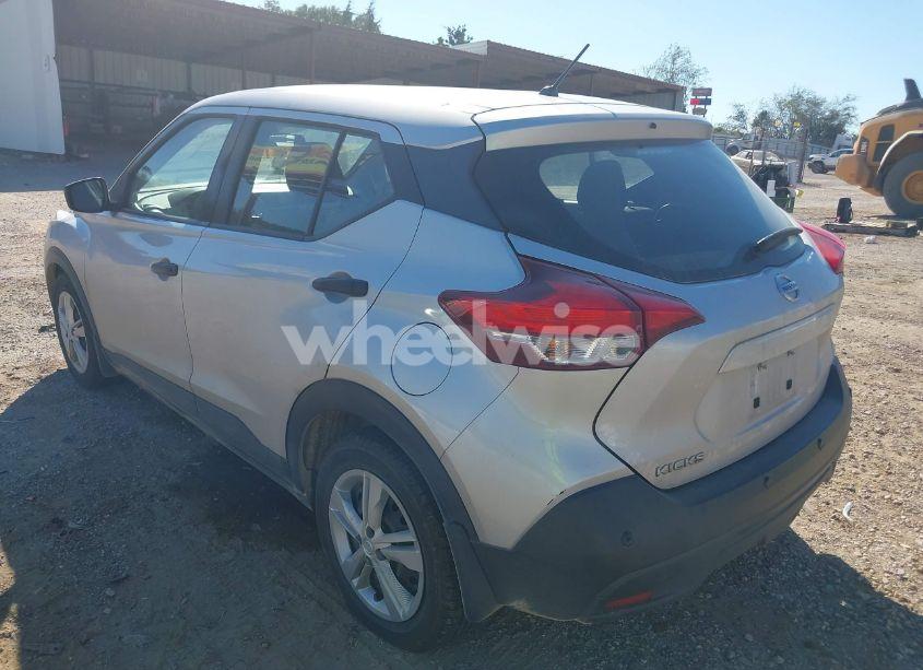 Photo 3 of 2020 Nissan Kicks S (VIN 3N1CP5BV2LL524341)