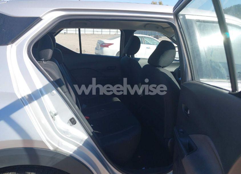 Photo 8 of 2020 Nissan Kicks S (VIN 3N1CP5BV2LL524341)