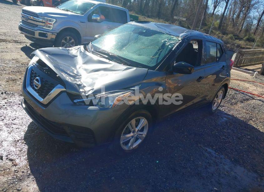 Photo 2 of 2020 Nissan Kicks S XTRONIC CVT (VIN 3N1CP5BV2LL577816)