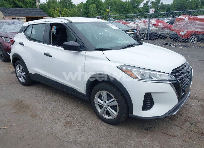 2022 Nissan Kicks S XTRONIC CVT (VIN 3N1CP5BV2NL516520) main photo