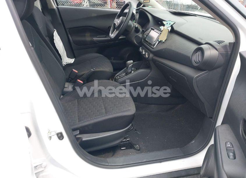 Photo 5 of 2022 Nissan Kicks S XTRONIC CVT (VIN 3N1CP5BV2NL516520)