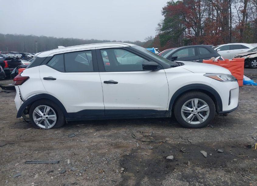 Photo 13 of 2022 Nissan Kicks S XTRONIC CVT (VIN 3N1CP5BV2NL528733)