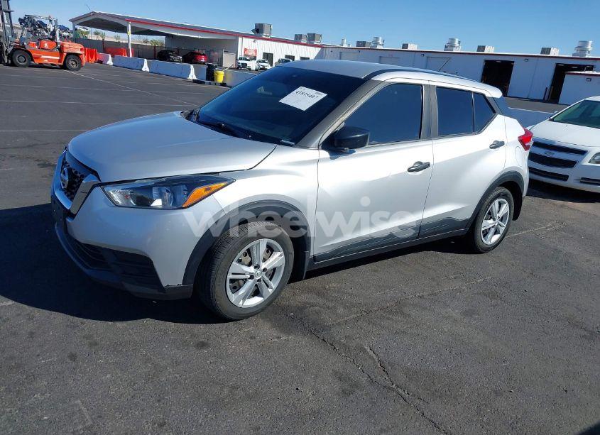 Photo 2 of 2020 Nissan Kicks S XTRONIC CVT (VIN 3N1CP5BV3LL493097)