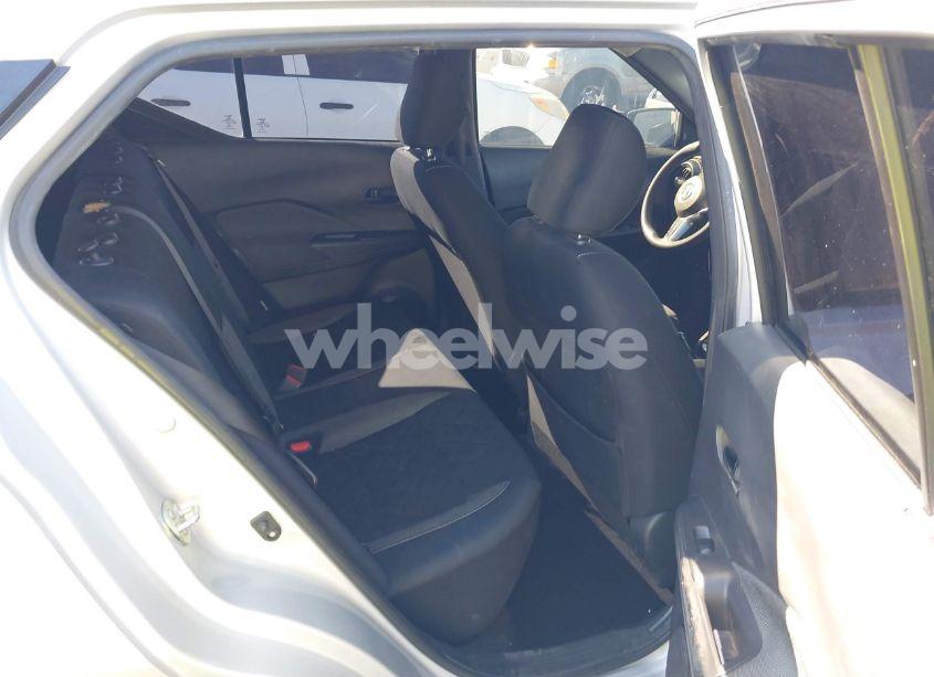 Photo 8 of 2020 Nissan Kicks S XTRONIC CVT (VIN 3N1CP5BV3LL493097)