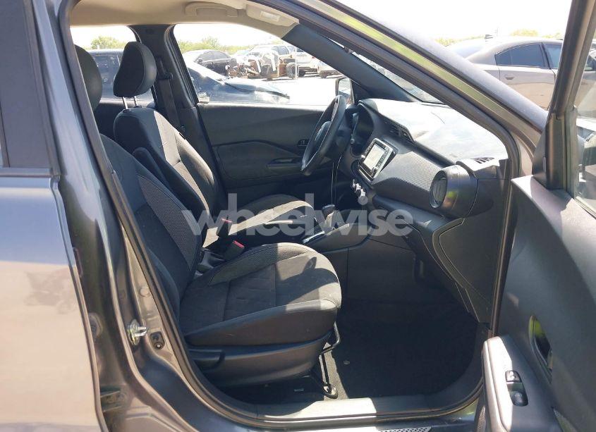 Photo 5 of 2020 Nissan Kicks S XTRONIC CVT (VIN 3N1CP5BV4LL512403)