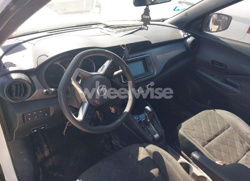 Photo 17 of 2020 Nissan Kicks S XTRONIC CVT (VIN 3N1CP5BV4LL547474)