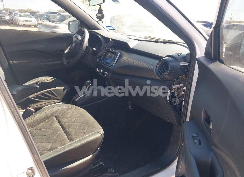 Photo 5 of 2020 Nissan Kicks S XTRONIC CVT (VIN 3N1CP5BV4LL547474)