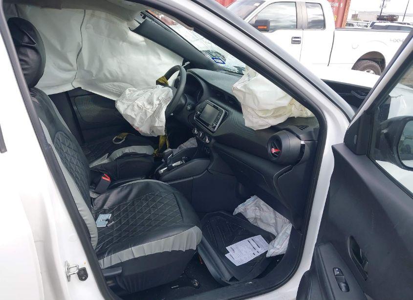 Photo 5 of 2020 Nissan Kicks S XTRONIC CVT (VIN 3N1CP5BV4LL552612)