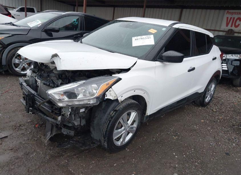 Photo 2 of 2020 Nissan Kicks S XTRONIC CVT (VIN 3N1CP5BV5LL526021)