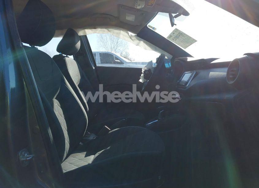 Photo 5 of 2020 Nissan Kicks S XTRONIC CVT (VIN 3N1CP5BV6LL548979)