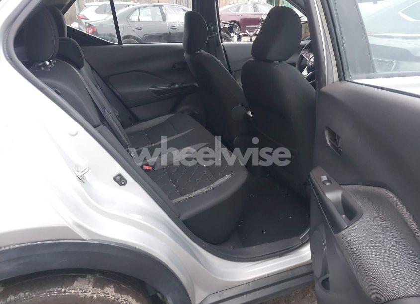 Photo 8 of 2020 Nissan Kicks S XTRONIC CVT (VIN 3N1CP5BV6LL550747)