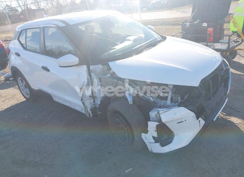 2022 Nissan Kicks S XTRONIC CVT (VIN 3N1CP5BV7NL493025) main photo