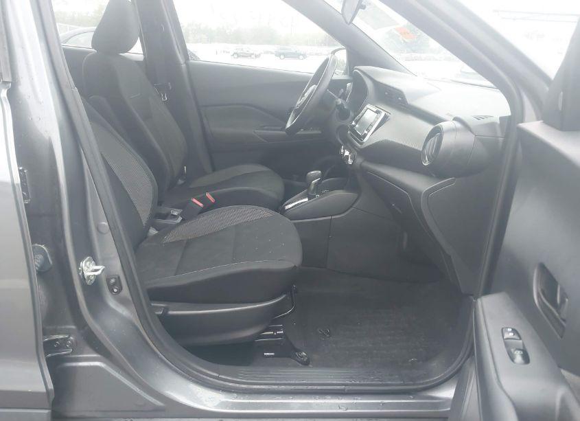 Photo 5 of 2020 Nissan Kicks S XTRONIC CVT (VIN 3N1CP5BV8LL572541)