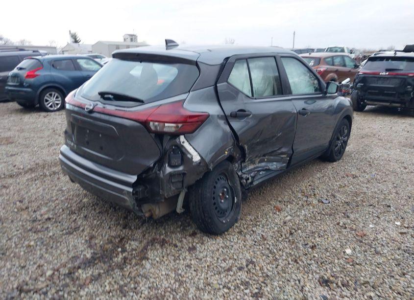 Photo 4 of 2022 Nissan Kicks S XTRONIC CVT (VIN 3N1CP5BV8NL513153)