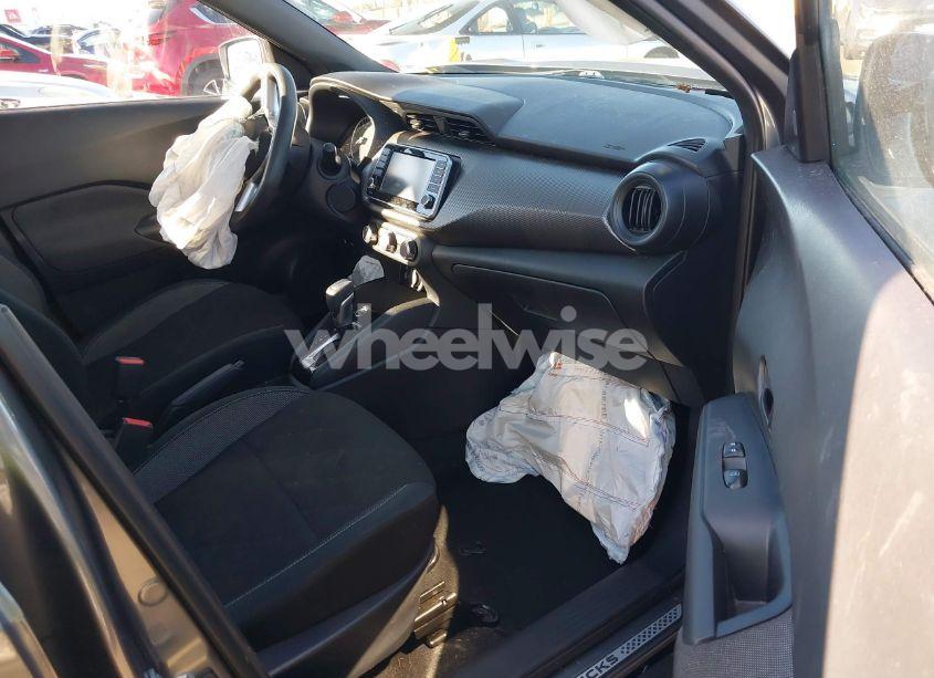 Photo 5 of 2020 Nissan Kicks S XTRONIC CVT (VIN 3N1CP5BV9LL524014)
