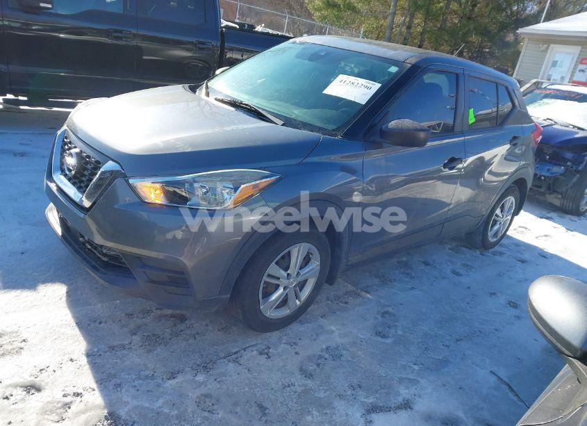 Photo 2 of 2020 Nissan Kicks S XTRONIC CVT (VIN 3N1CP5BV9LL553125)