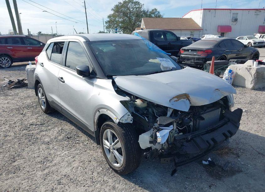2020 Nissan Kicks S XTRONIC CVT (VIN 3N1CP5BVXLL548015) main photo