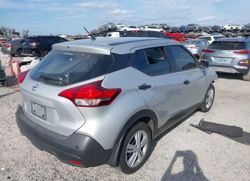 Photo 4 of 2020 Nissan Kicks S XTRONIC CVT (VIN 3N1CP5BVXLL548015)
