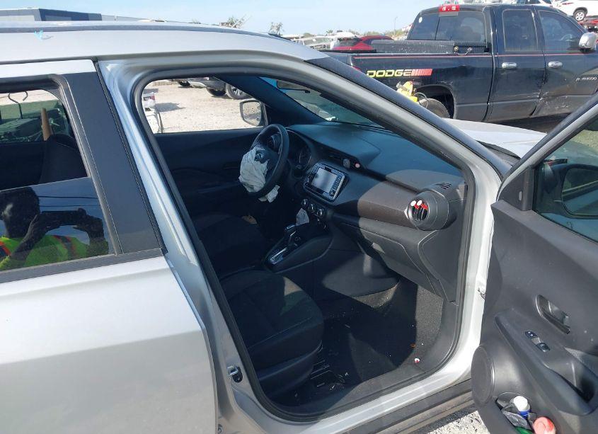 Photo 5 of 2020 Nissan Kicks S XTRONIC CVT (VIN 3N1CP5BVXLL548015)