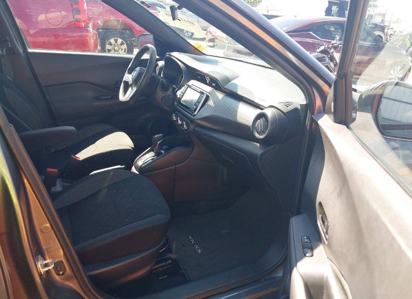 Photo 5 of 2020 Nissan Kicks S XTRONIC CVT (VIN 3N1CP5BVXLL580379)