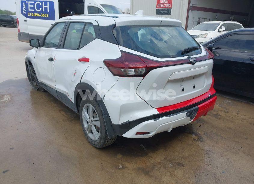 Photo 3 of 2022 Nissan Kicks S XTRONIC CVT (VIN 3N1CP5BVXNL487512)