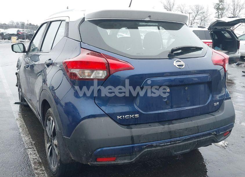 Photo 3 of 2018 Nissan Kicks SR (VIN 3N1CP5CU0JL504494)