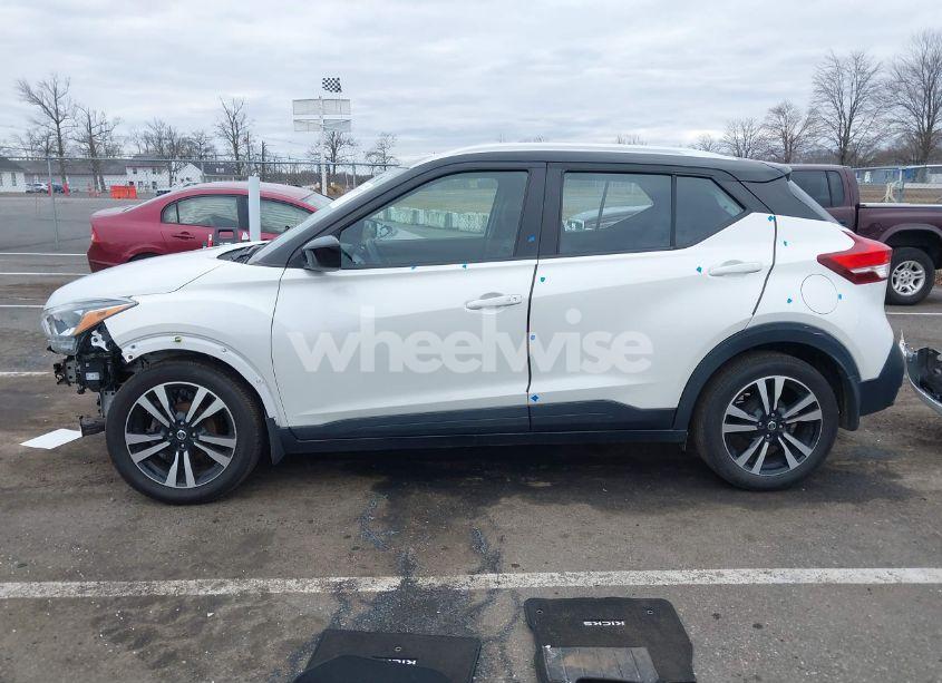 Photo 15 of 2018 Nissan Kicks SV (VIN 3N1CP5CU0JL510389)