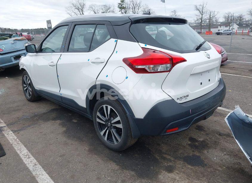 Photo 3 of 2018 Nissan Kicks SV (VIN 3N1CP5CU0JL510389)