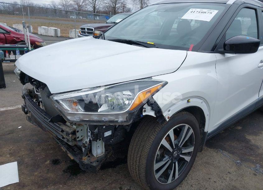 Photo 6 of 2018 Nissan Kicks SV (VIN 3N1CP5CU0JL510389)