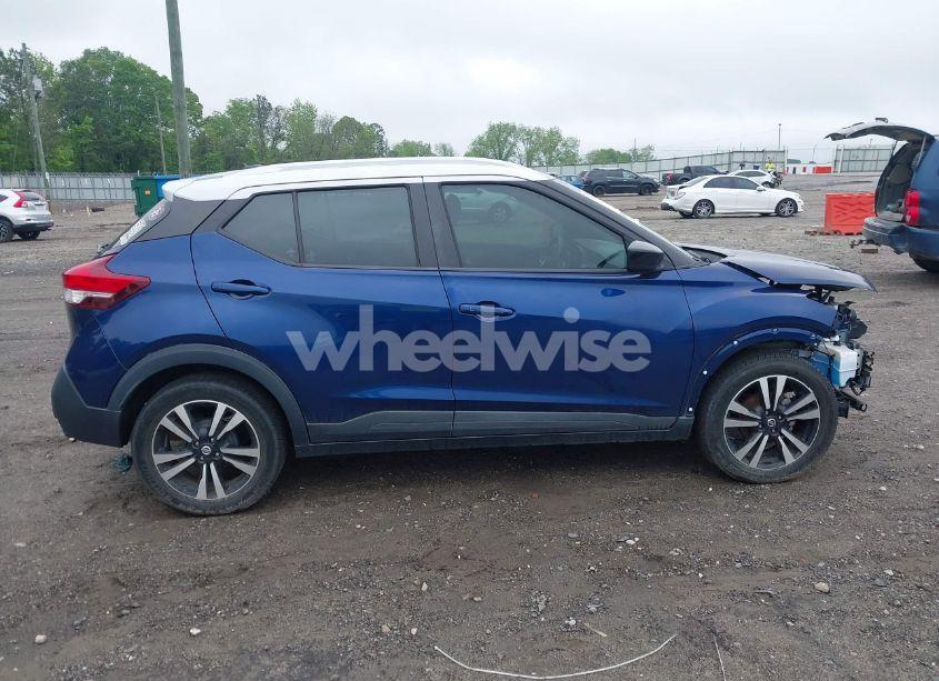 Photo 14 of 2018 Nissan Kicks SV (VIN 3N1CP5CU0JL529427)