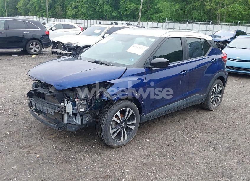 Photo 2 of 2018 Nissan Kicks SV (VIN 3N1CP5CU0JL529427)