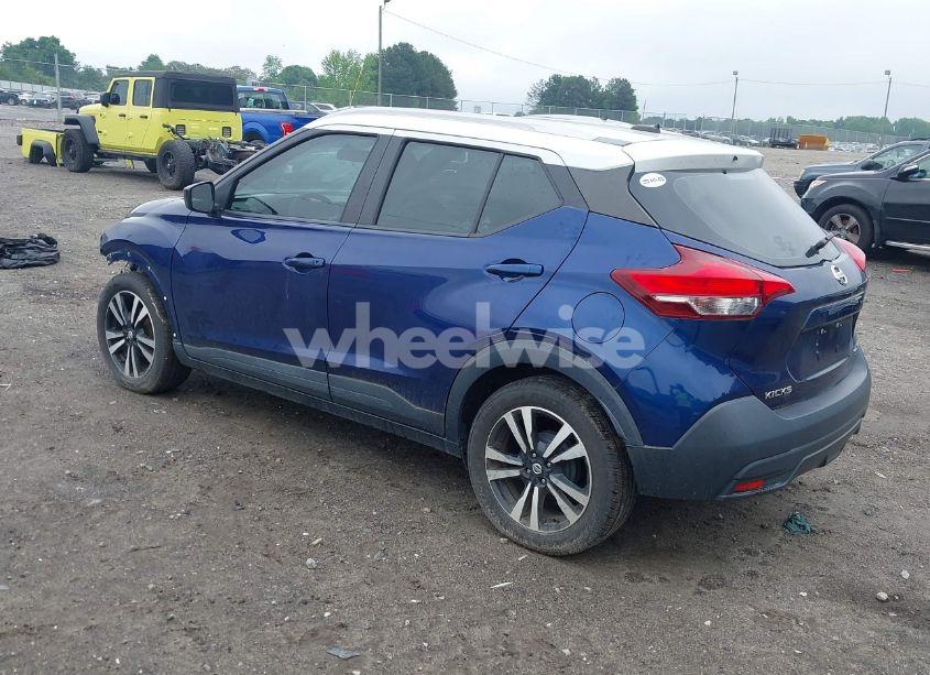 Photo 3 of 2018 Nissan Kicks SV (VIN 3N1CP5CU0JL529427)