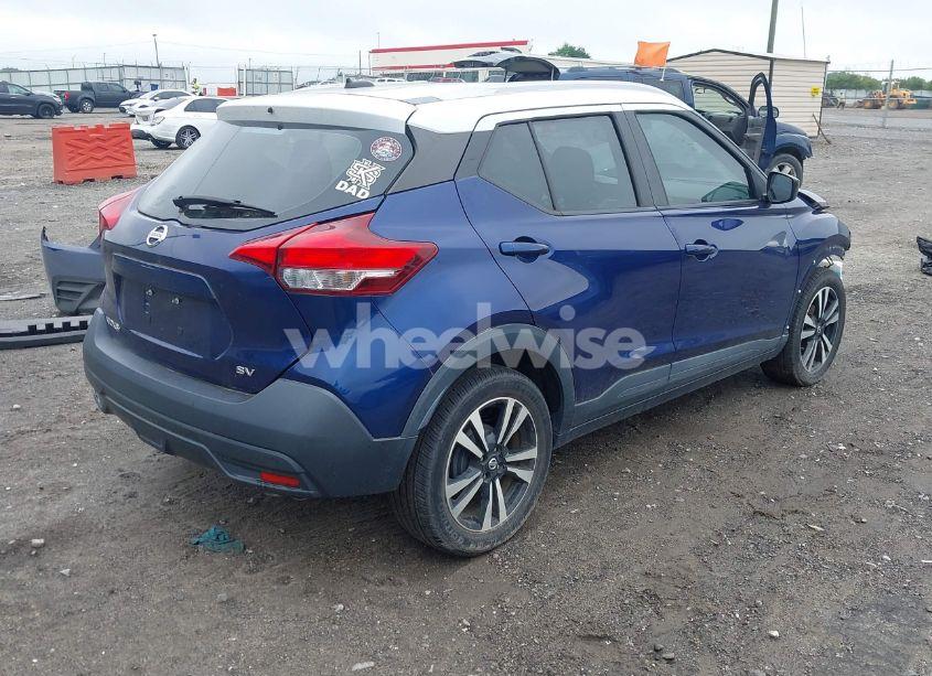 Photo 4 of 2018 Nissan Kicks SV (VIN 3N1CP5CU0JL529427)