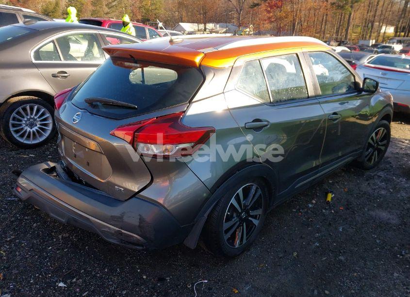 Photo 4 of 2018 Nissan Kicks SR (VIN 3N1CP5CU0JL545482)