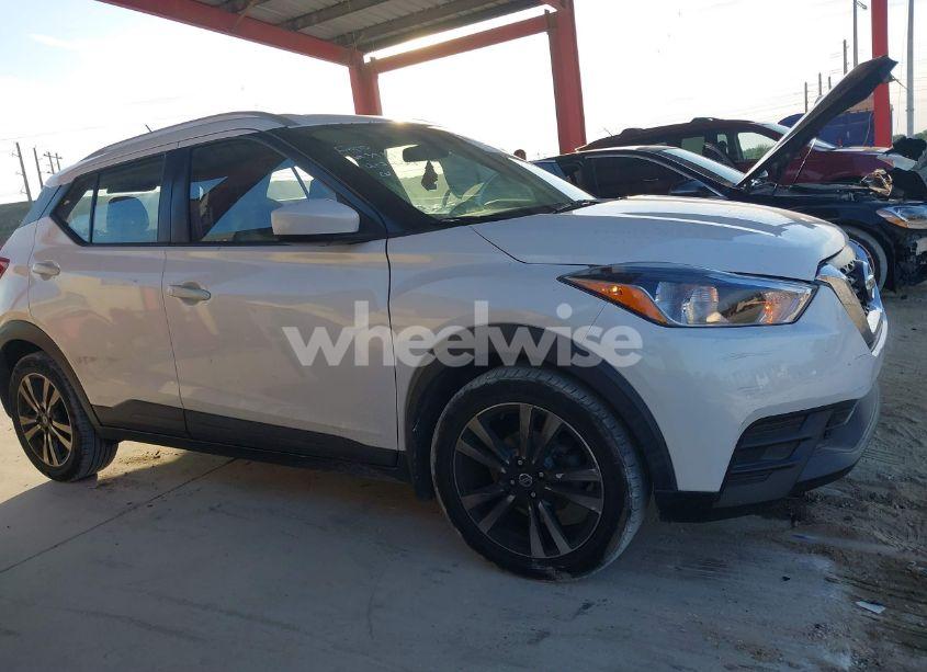 Photo 13 of 2018 Nissan Kicks SV (VIN 3N1CP5CU0JL546003)