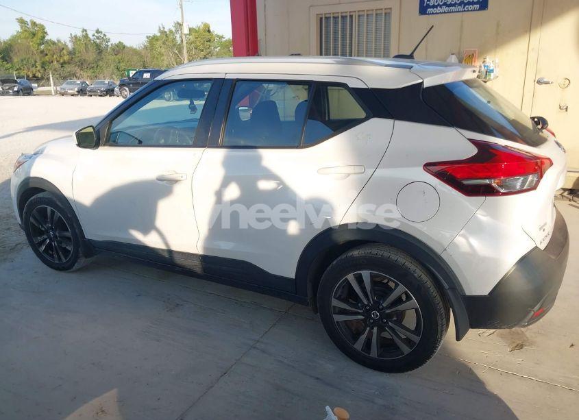 Photo 14 of 2018 Nissan Kicks SV (VIN 3N1CP5CU0JL546003)