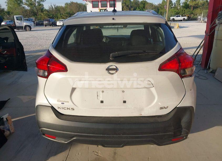 Photo 16 of 2018 Nissan Kicks SV (VIN 3N1CP5CU0JL546003)