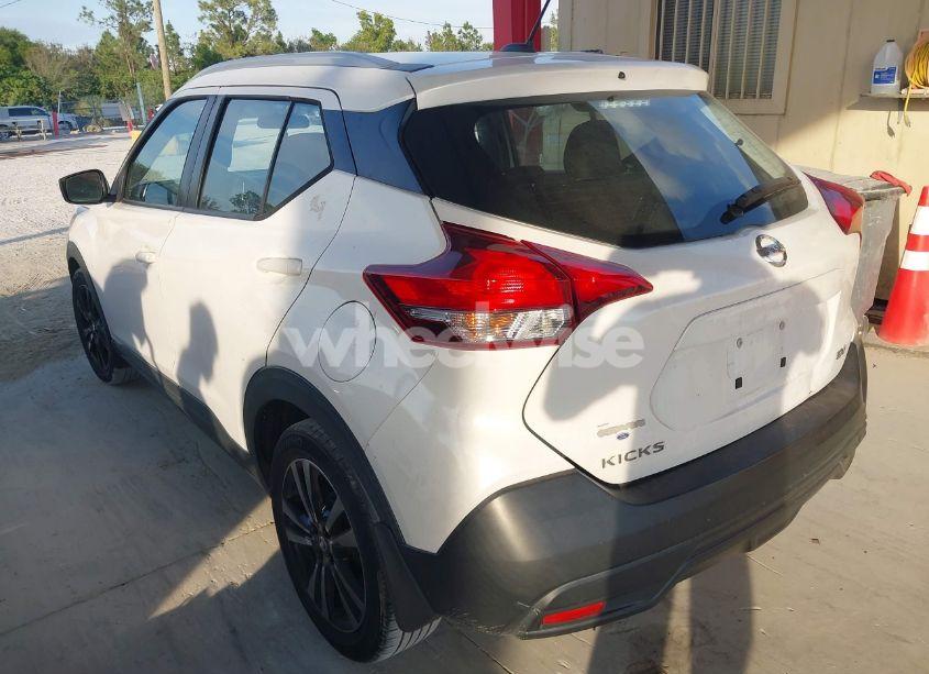 Photo 3 of 2018 Nissan Kicks SV (VIN 3N1CP5CU0JL546003)