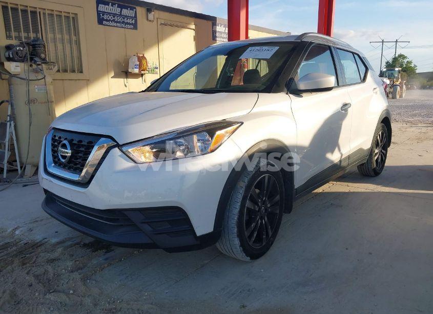 Photo 6 of 2018 Nissan Kicks SV (VIN 3N1CP5CU0JL546003)