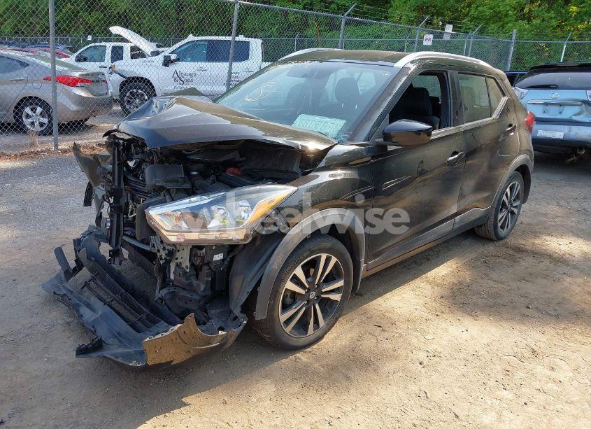 Photo 2 of 2019 Nissan Kicks SV (VIN 3N1CP5CU0KL477623)